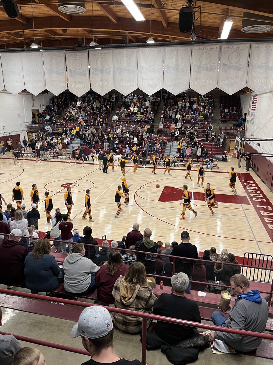 Now this is Basketball! Perham @ FF in the “old” Roosevelt Gym. It’s rockin’🏀. #GreatMemories