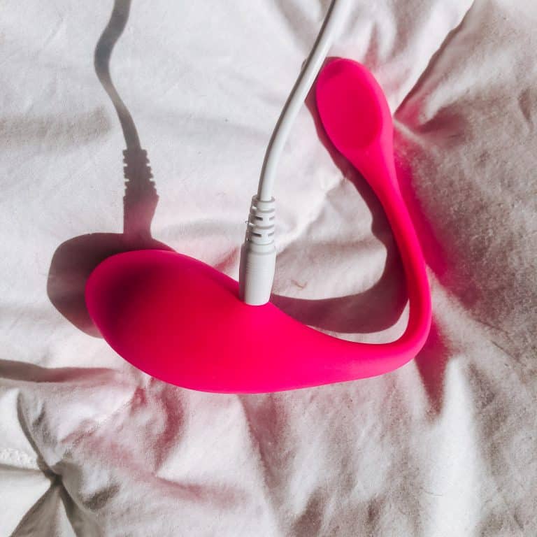 WolffKora's tweet photo. Do you know my Lush interactive toy?
It has a motor that exerts pressure directly on the G-spot and the strong vibrations are felt throughout my Vagi area.

The best ally for our long distance encounters sweetheart. Ask for my control for private sessions ♥ https://t.co/tx23pf8R3x