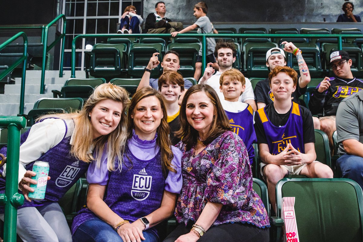 ecubasketball's tweet photo. The Pirates showed up in NOLA!🏴‍☠️🏴‍☠️🏴‍☠️

#PurpleReign https://t.co/V4lCSdnxX3