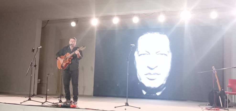 Participamos en emotivo acto por el décimo aniversario del paso a la inmortalidad del Comandante Hugo Chávez Frías.
Las ideas antimperialistas del mejor amigo de #Cuba siguen vigentes en las batallas de hoy de #NuestraAmerica. 🇨🇺🇻🇪