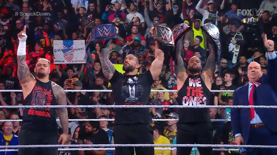 TimmyBuddy's tweet photo. Roman & most of The Bloodline kicking off #Smackdo https://t.co/MSn8u1w6qi