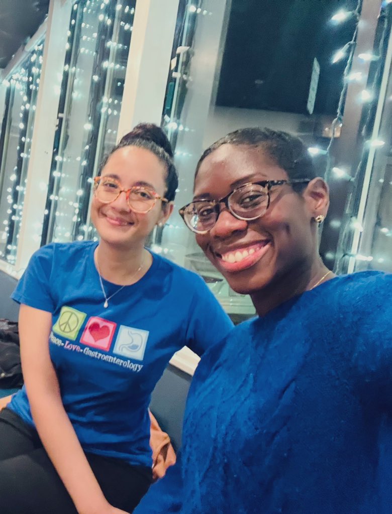 💙Coming through for #DressInBlueDay at the eleventh hour 

💙Cross Town Friends @AdjoaGIMD 

#ColorectalCancerAwarenessMonth 
#ColorectalCancerScreening 
@AmCollegeGastro 
@blackingastro 
@AmerGastroAssn 
#CARES

@MGH_GI 
@BrighamGI 
@Brigham_DI