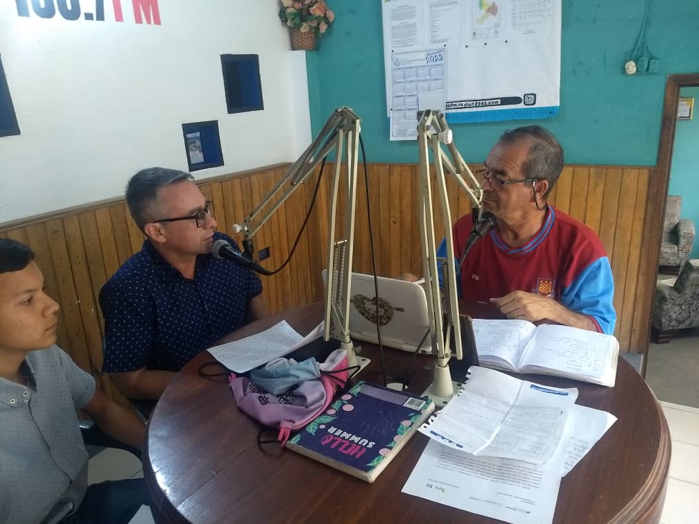 #03Mar CEM Uribante en la emisora  La Dinámica 106.7 fm llevando el mensaje de nuestro candidato a las #Primarias2023 @prospericarlos dando a conocer #PlanProsperi trabajamos para ganar @HenryFloresAD @heribertoLabrad @PieroMaroun @williamsdavila @AD_CEM_Uribante