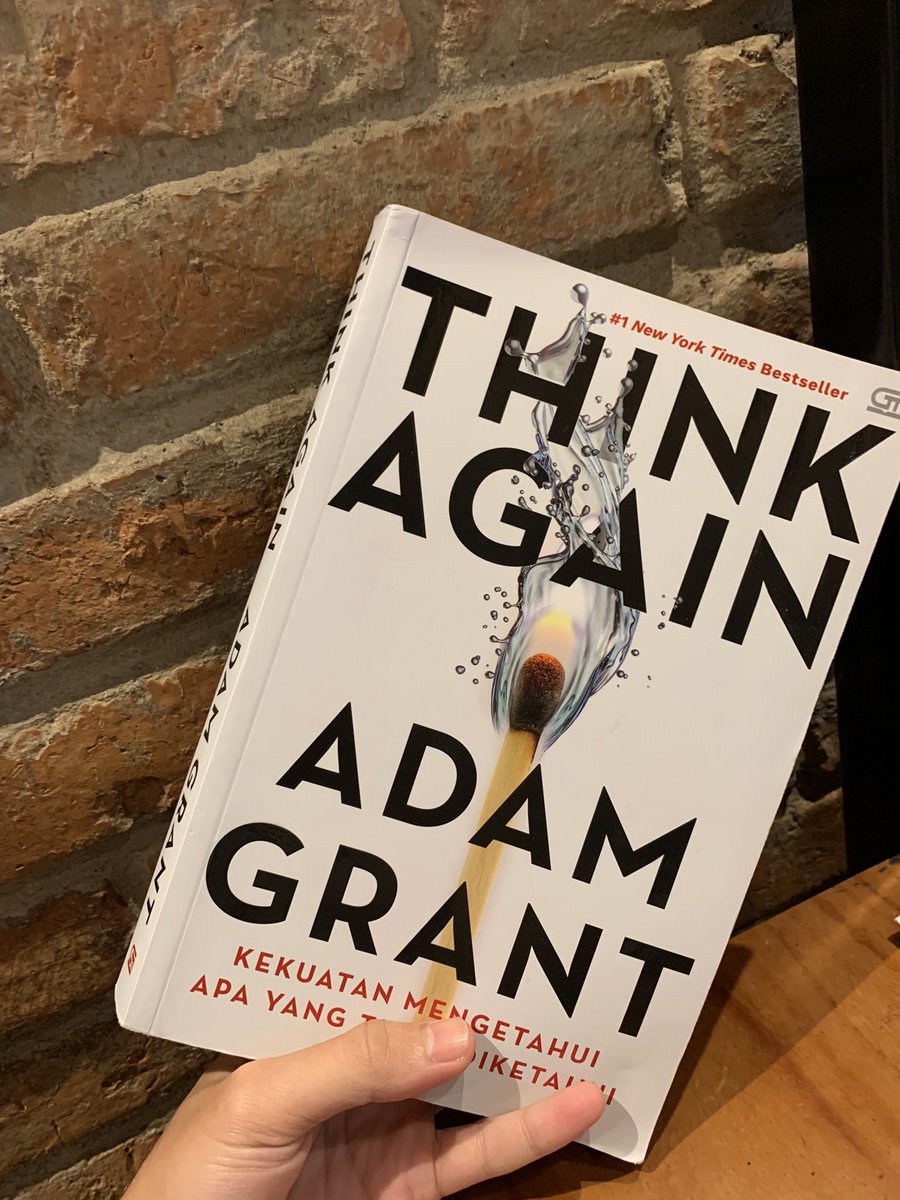 adyataruna's tweet photo. 6. Think Again - Adam Grant

Pada buku ini, Adam Grant mengajak pembaca untuk menantang status quo yang sering terjadi dalam pemikiran pribadi maupun kelompok. Dunia selalu dinamis, begitu pun semestinya dengan cara kita berpikir. https://t.co/LCqddOHl81