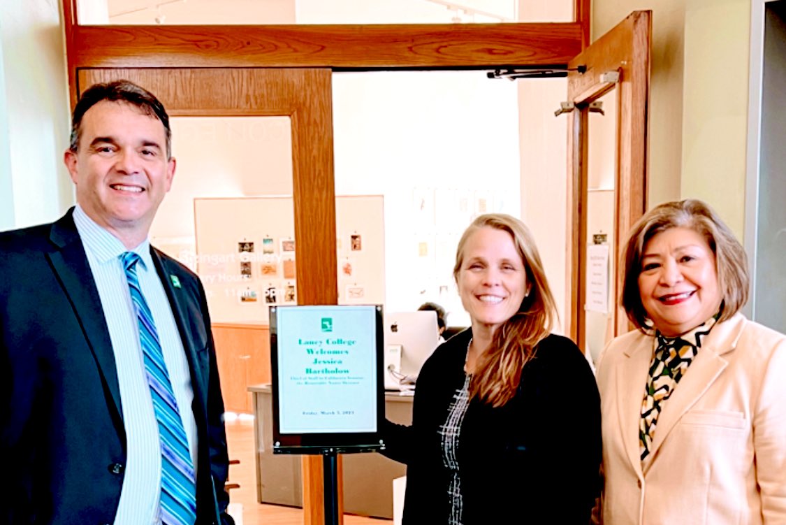 Jess_Bartholow's tweet photo. WOW! I am mind-all-a-buzz after a visit with @CalCommColleges @LaneyCollege &amp; learning about their immensely successful work to recruit &amp; retain students that reflect the #EastBay by simply making sure their basic needs are met and costs of college are covered! #DebtFreeCollege https://t.co/y1wrIJqpiB