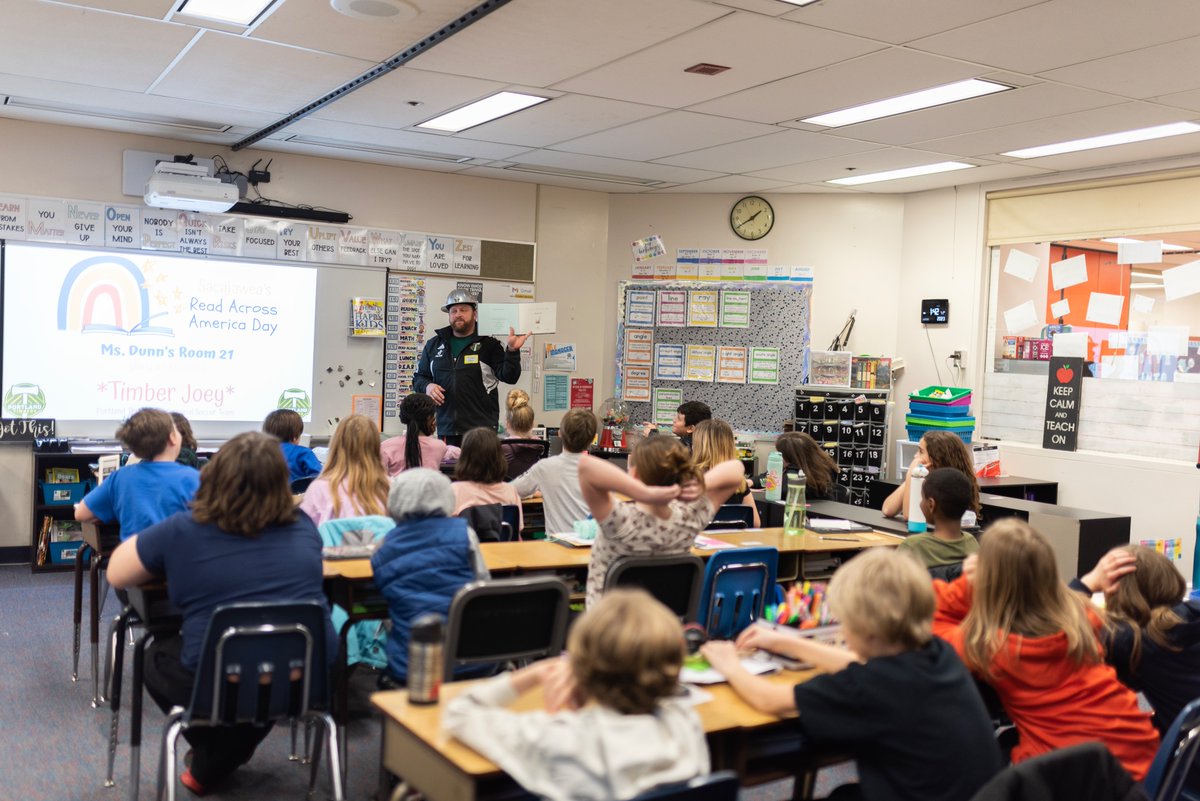 VancouverSD's tweet photo. What do @CCFD6, local news anchors and @TimberJoey all have in common? They were all guest readers for #ReadAcrossAmerica at @Sac_Principal! 

We had such a fun week welcoming families and guest readers to our elementary schools. 
Keep Reading America! 

#ReadingIsFUNdamental https://t.co/v5aZKml28e