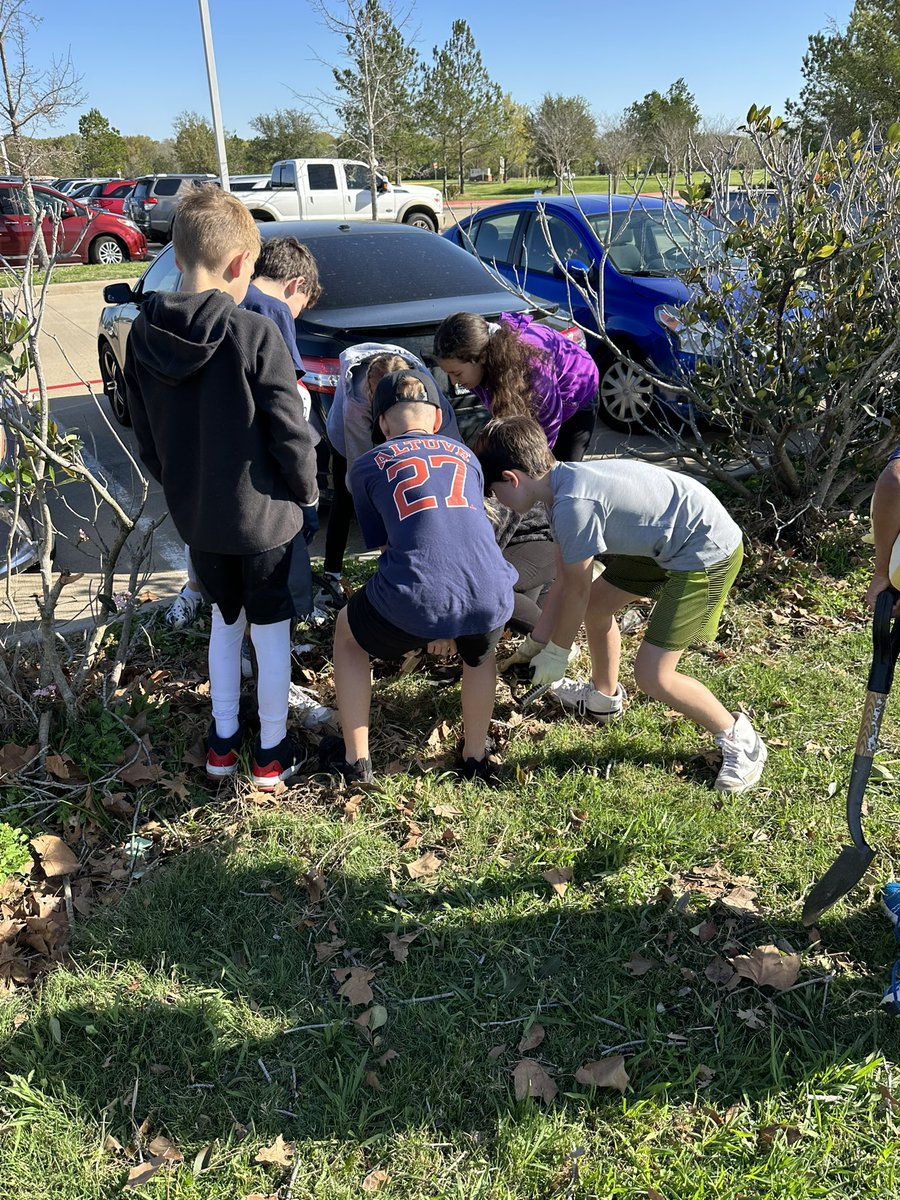 Mrs. Redmon tweet media