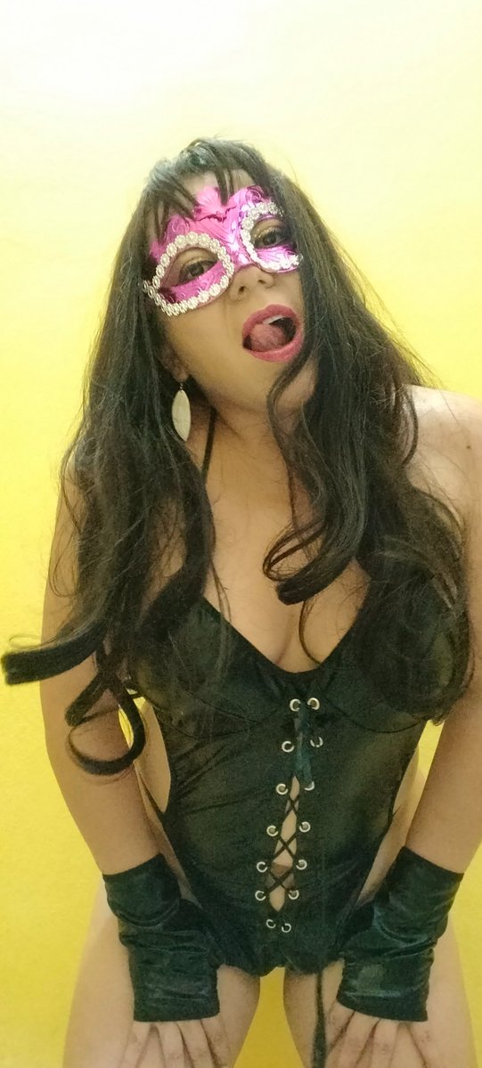 SamTraviesa's tweet photo. Viernes sensual 🔥

#photography #sensuality #tattoogirl #mybodyisart #onlyfangirl #onlyfanlatina #onlyfansgirls  #onlyfansFree❤️‍🔥🖤 https://t.co/dSUiRTHx67