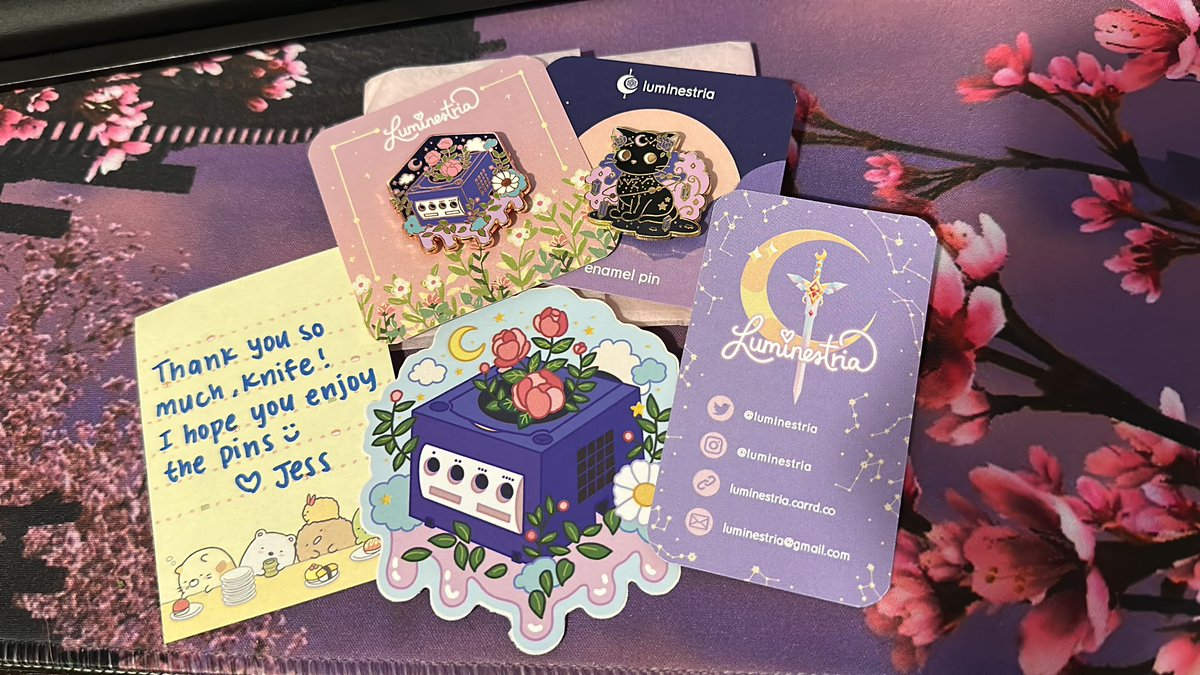 gutterflyknife's tweet photo. shoutout to Jess with the cutest, most high quality merch ✨ and thank you queen for the GameCube sticker!! 🥺 https://t.co/QUheFS10HU