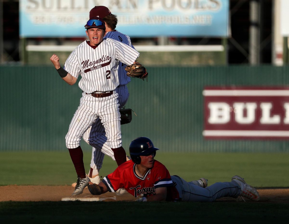 JFoch's tweet photo. @TJPEters13 lifts @MagnoliaBasebal over Lamar with clutch 3-run double, from @TaterConroe. https://t.co/RCY619LgjF https://t.co/F3EZJBBQl4