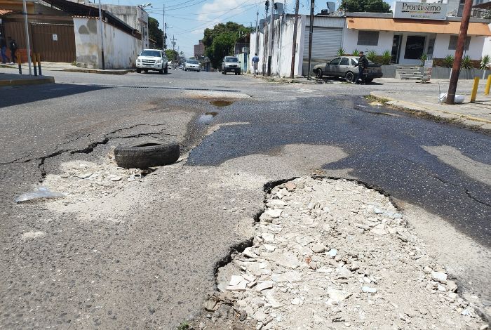 ¡Que orgullo Barquisimeto!
Tenemos el pepito más grande del mundo y las calles más escoñetadas de toda la galaxia
#SerGuaroMeEncanta