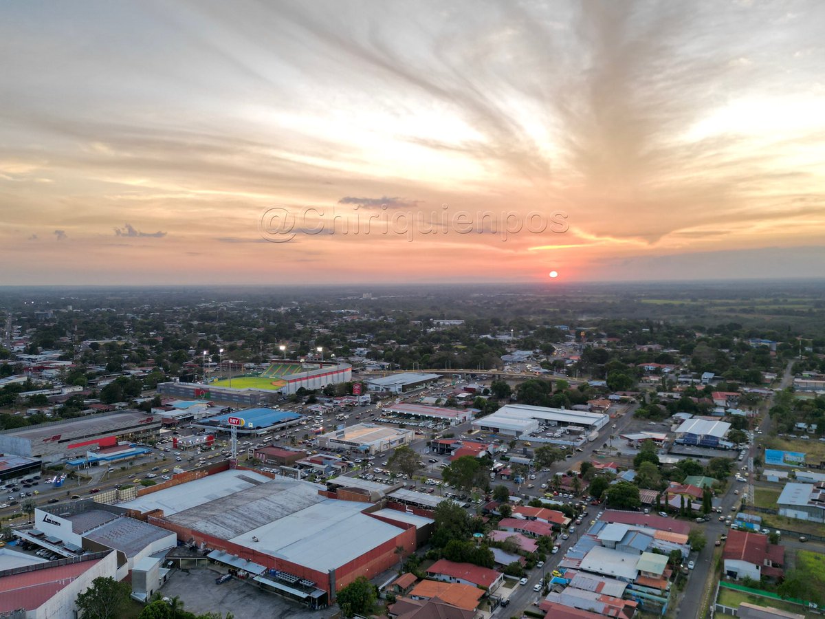 Extrañas #Chiriquí ? Te compartimos un pedacito de nuestra hermosa provincia, mira todos los detalles en esta foto, David muy cerca del estadio KS. Gracias por seguirnos!