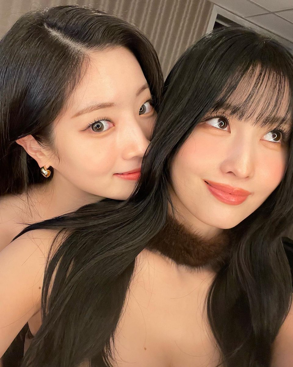 we love u dahmo <3 #MOMO #DAHYUN #TWICE