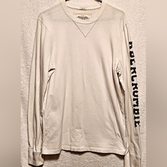 ShinyOldHide's tweet photo. So good I had to share! Check out all the items I'm loving on @Poshmarkapp #poshmark #fashion #style #shopmycloset #abercrombiefitch #jcrew: https://t.co/ORRJwompCp https://t.co/WxvPVgp85T