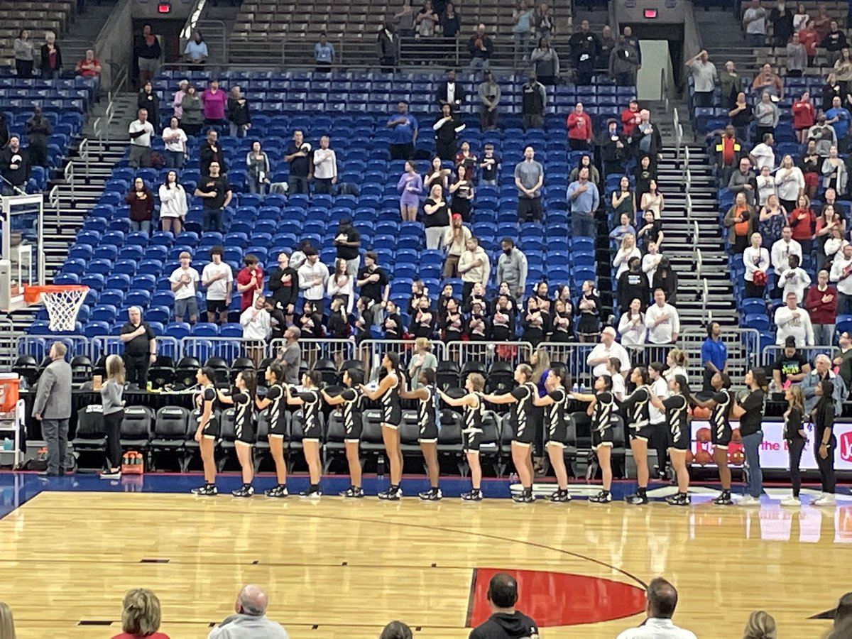 aguirrereads's tweet photo. 19-21 with Clark in the lead at halftime! Let’s go ladies! #RootedClark https://t.co/8O3z5uNkE4