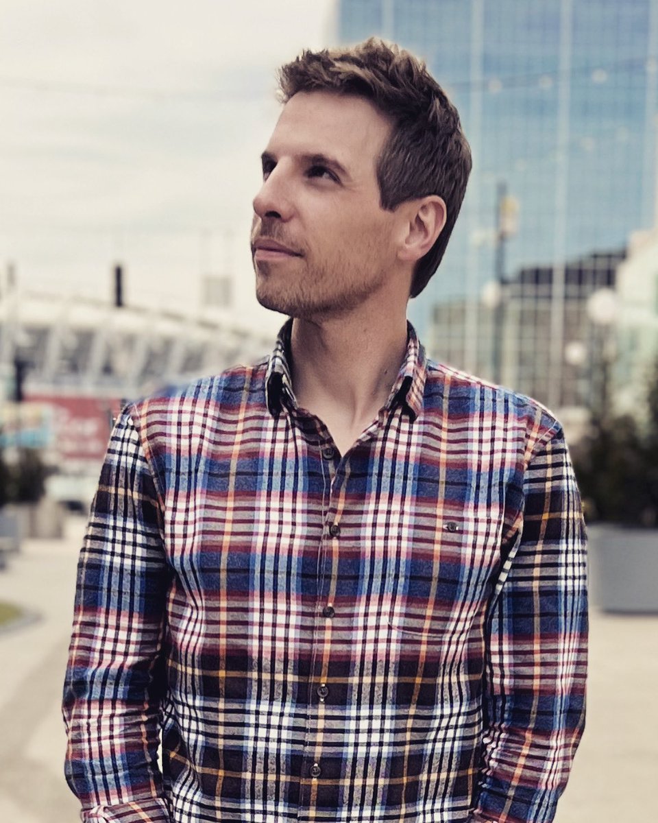 jessetack's tweet photo. Totally didn’t pose for this. https://t.co/nN2xO7Ovk0