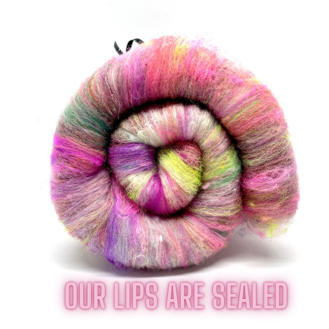 sheepnspace's tweet image. I like mini batts and I cannot lie 🎶 
#batts #spinners #fiberartist 
etsy.com/listing/141559…