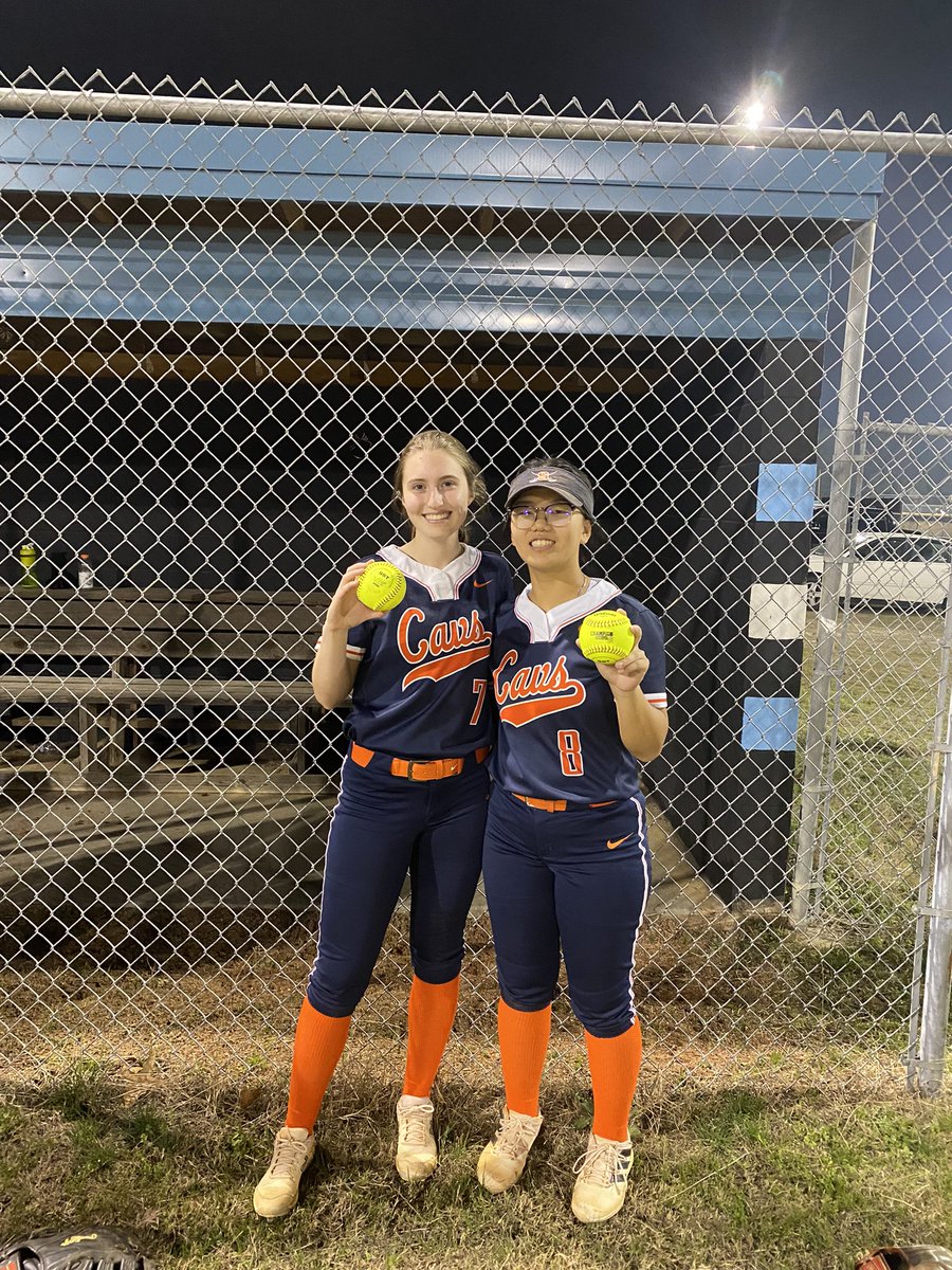 These 2 decide to drop their 1st HS HR on the same night. Great Job Ava Sharpe and @CEBryan5. SL with the win over Overhills 20-7. 3-0 going into conference play.
#LetsMakeHistory #KeepHavingFun