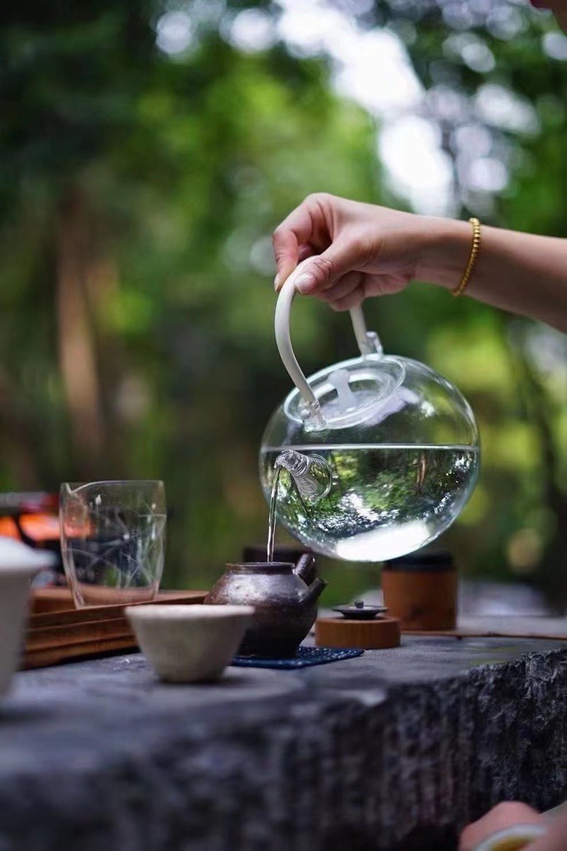 morimatea's tweet photo. Make yourself a cup of tea in your leisure time, savor it carefully, discover and enjoy the beauty of life.
.
.
.
#outside #getoutside #outsidelife #outdoorcooking #outdoorlifestyle #funnytime #brewedtea #glasspot #kettle #teapot #chaxi #tablemat #luxurylife #enjoy #morimatea https://t.co/CKCET5CW7K