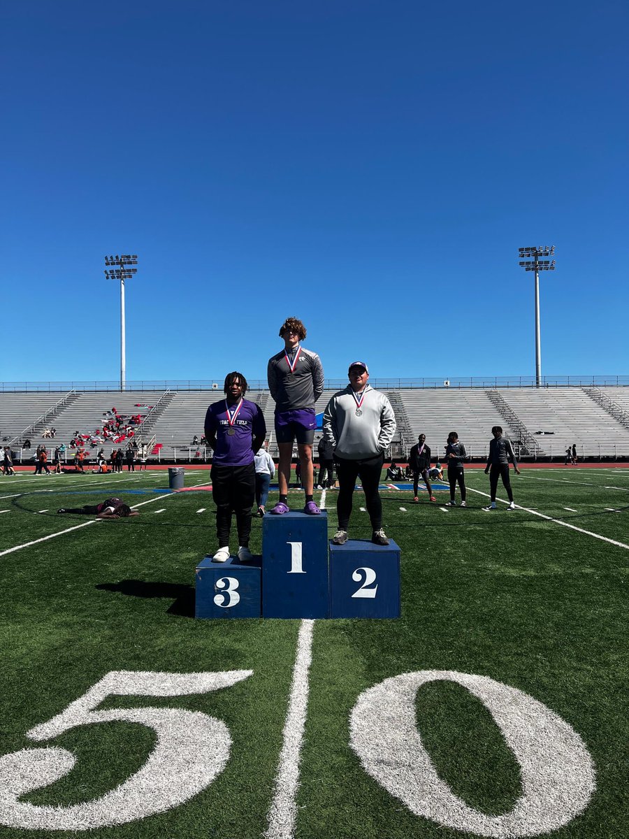 AlvinHSTrack's tweet image. Finn Madding brought home silver and set a personal best of 141-9 in the discus! #JPND