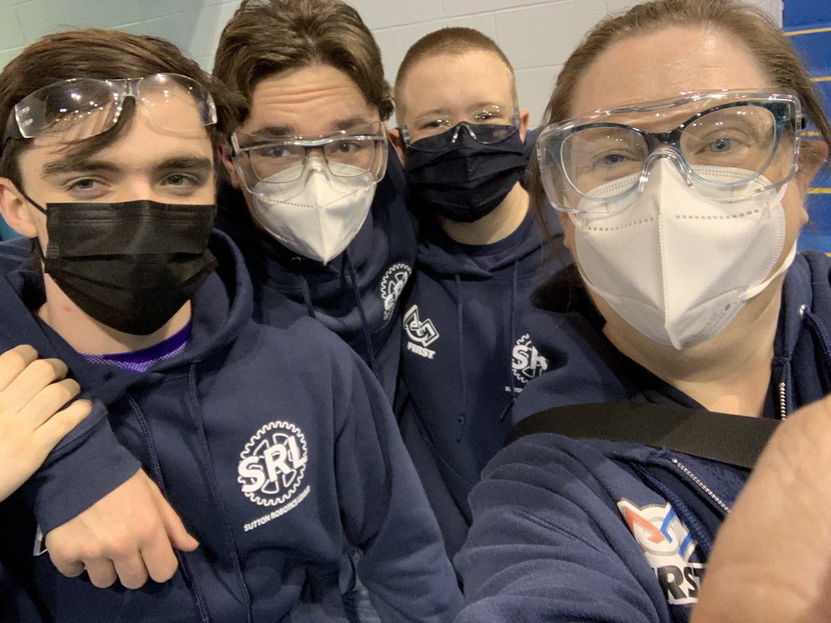 SRL_6514's tweet photo. … load-in is almost over, the pits are starting to close up. We have passed inspection after some quick adjustments and will be ready for the morning! @CANFIRST @SuttonDHS #OMGRobots #SabresHavingFun https://t.co/u8wtqZRYsX