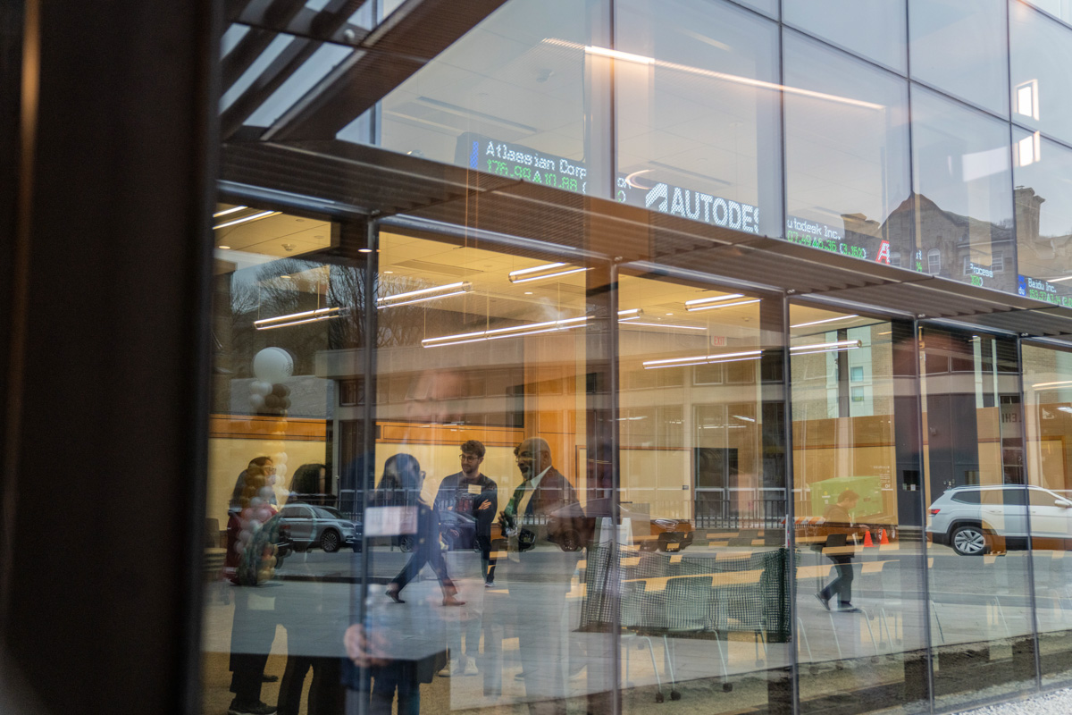 Lehigh's new Business Innovation Building welcomed a crowd today for the first time! Guest toured the 74,000 square-foot facility and met the faculty and students who are leading <a href="/LehighBusiness/">Lehigh Business</a>. 

#LehighGOCampaign