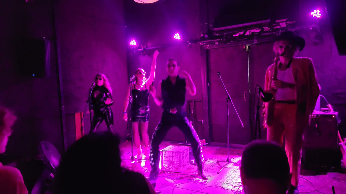 Saw Cong Josie and The Crimes at The Bearded Lady on Thursday night, so many sequins, so much sax, so much fun! 

🤩🎷🕺
open.spotify.com/track/6zl7IOFP…