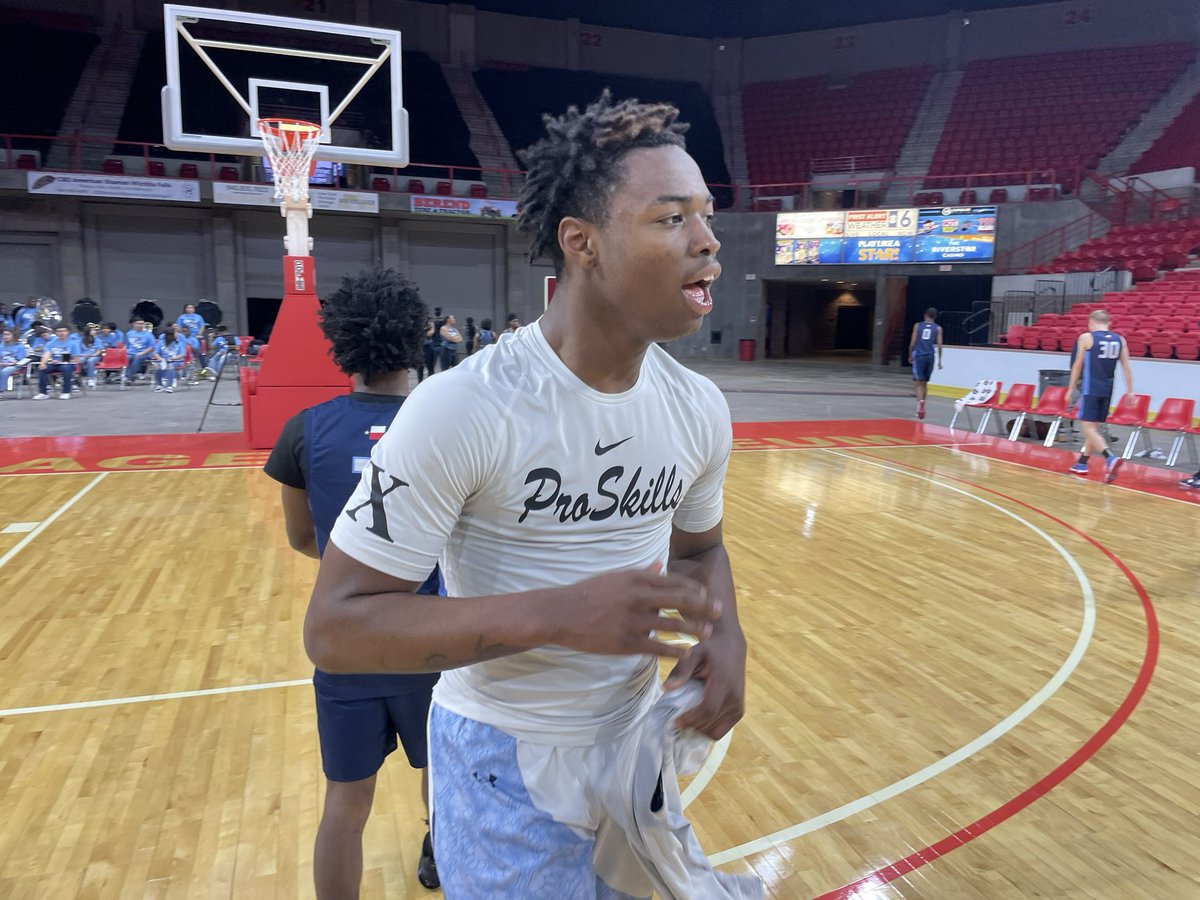 ColinDeaver_'s tweet image. FINAL/2OT: Chapin beats Wyatt 69-68 on a Brandon Hymes bucket late. Huskies advance to the Elite 8 tomorrow vs. Summit for the first time ever.