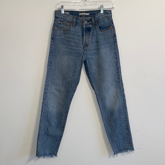cevinwilliams1's tweet photo. So good I had to share! Check out all the items I'm loving on @Poshmarkapp #poshmark #fashion #style #shopmycloset #levis #coach: https://t.co/YoyUfS1HwI https://t.co/TbFEYwSyqv