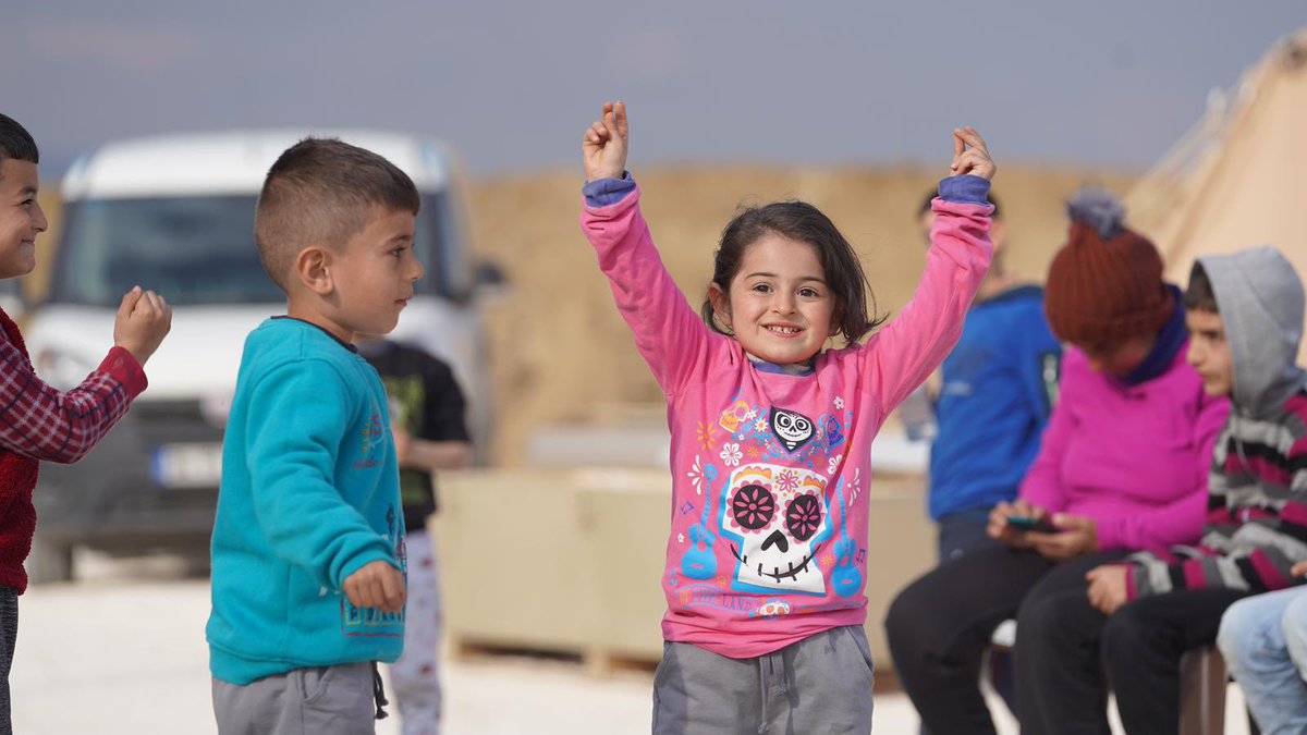 Onlar omuz omuza verdi…

Bizlerde bu kardeşliğin neşesini, sevincini ve gülüşlerini artırmak için şehir tiyatrolarımızın sosyal etkinlikleri ile moral olmaya çalışıyoruz…🫂

#Hatay