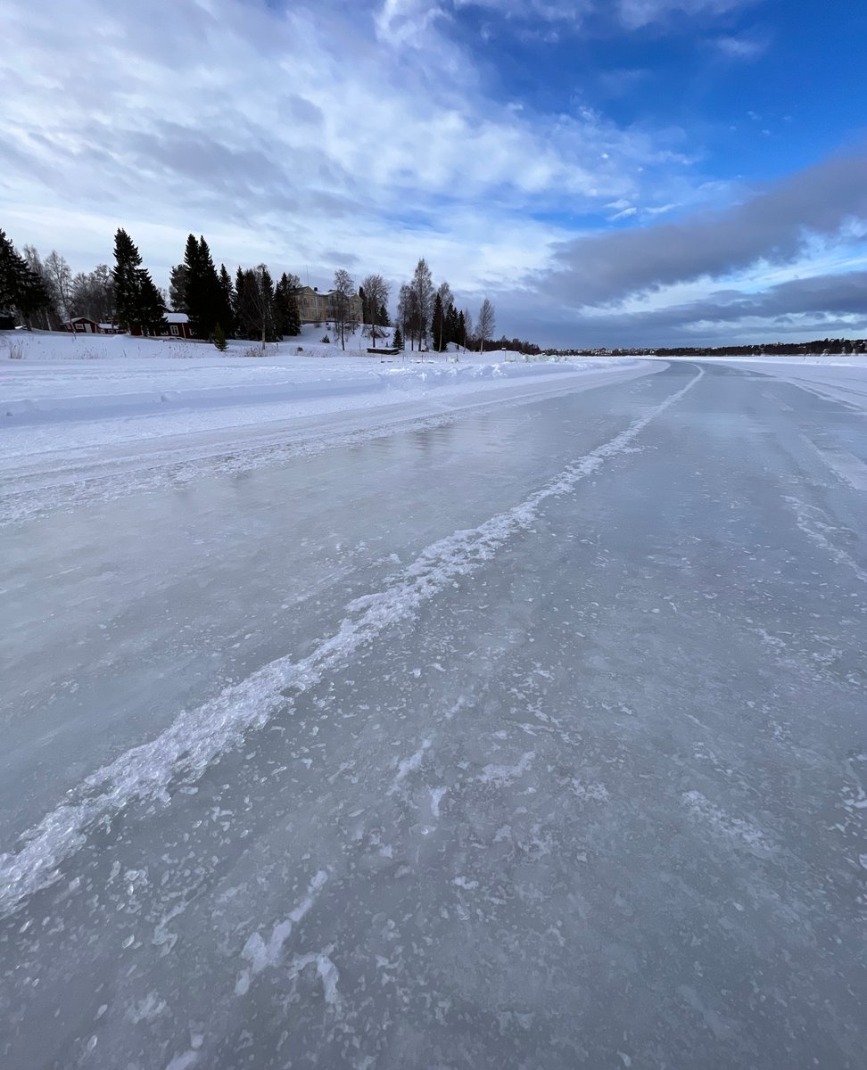 Next to Filipsborg, on the river, we have a wonderful ice trac for #skating, #walking or using our #kicksleds. Free to use for our guests and all locals, of course.

#sweden #swedishlapland #heartoflapland #kalix #filipsborg #lapland #hotel