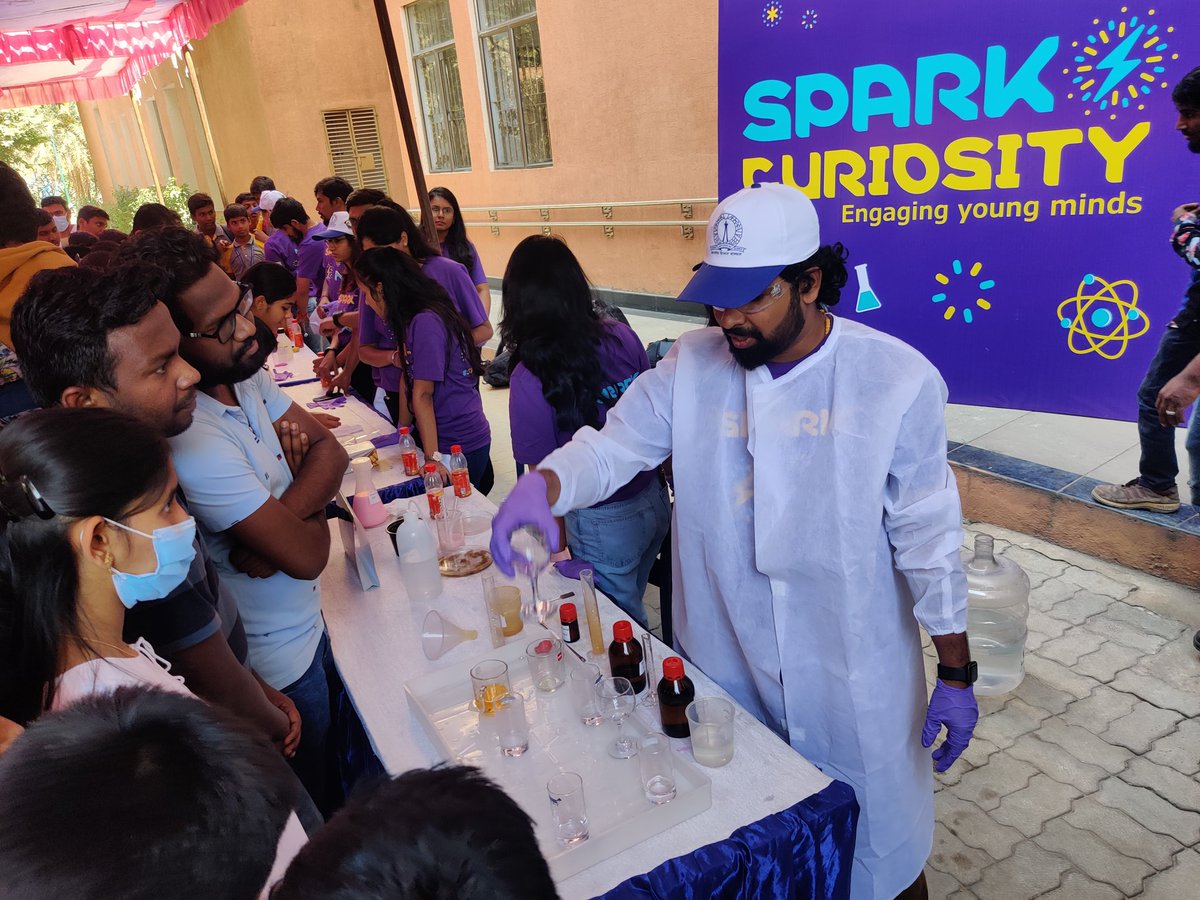 Open day at the Chemistry pavilion at IISc. School children gave come in big groups. <a href="/iiscbangalore/">IISc Bangalore</a> <a href="/IUPAC/">IUPAC</a> <a href="/ChemResSocIndia/">Chemical Research Society of India (CRSI)</a>