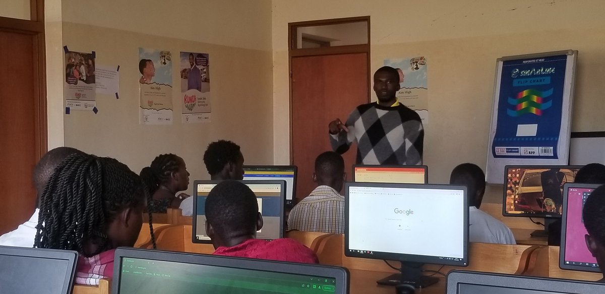 EmileMukiza3's tweet photo. Abamaze guhugurwa mugukoresha  service Zikoranabuhanga mukazi  kabo kaburi munsi kuri ubu bararenga 230 mugihe cy'ukwezi #ihuzocooptech @NyanzaDistrict @RwandaICT @rwictchamber https://t.co/S6BzbvNUvs