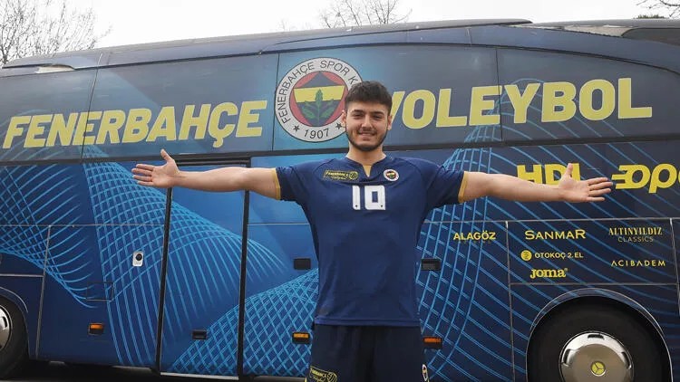 🟡🔵Fenerbahçe’den yılın en güzel transferi!

Hürriyet Gazetesi Fenerbahçe muhabiri <a href="/suleymanarat/">süleyman arat</a> ’ın haberi üzerine harekete geçen Fenerbahçe yönetimi, depremde tüm ailesini kaybeden ve 20 yaşında tek başına kalan Kilis Gençlik SK oyuncusu Abdülkadir Terlik’i transfer etti. 👏