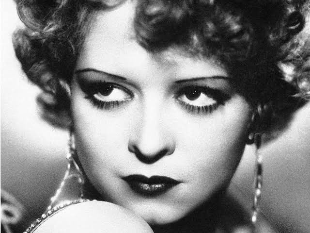 bigcomfyyy's tweet photo. “10 Dangerous Beauty Trends From The Victorian Era” https://t.co/AASCel2Z4r