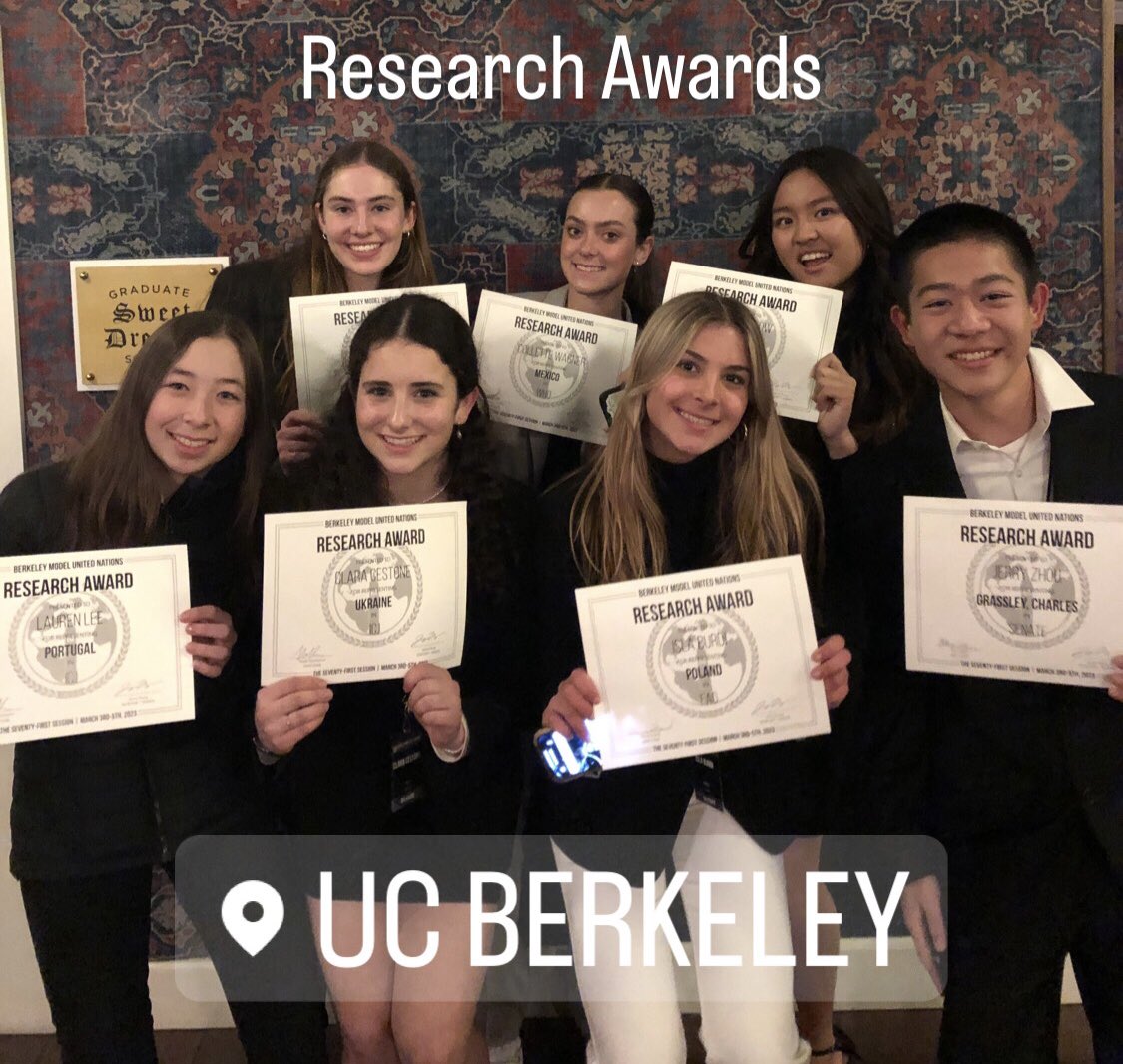 MUNSM's tweet photo. Research Award Winners BMUN 🦅🇺🇳😎 #smchsmun #mun #modelun #bmun #smchs https://t.co/Xyvz2U89AX