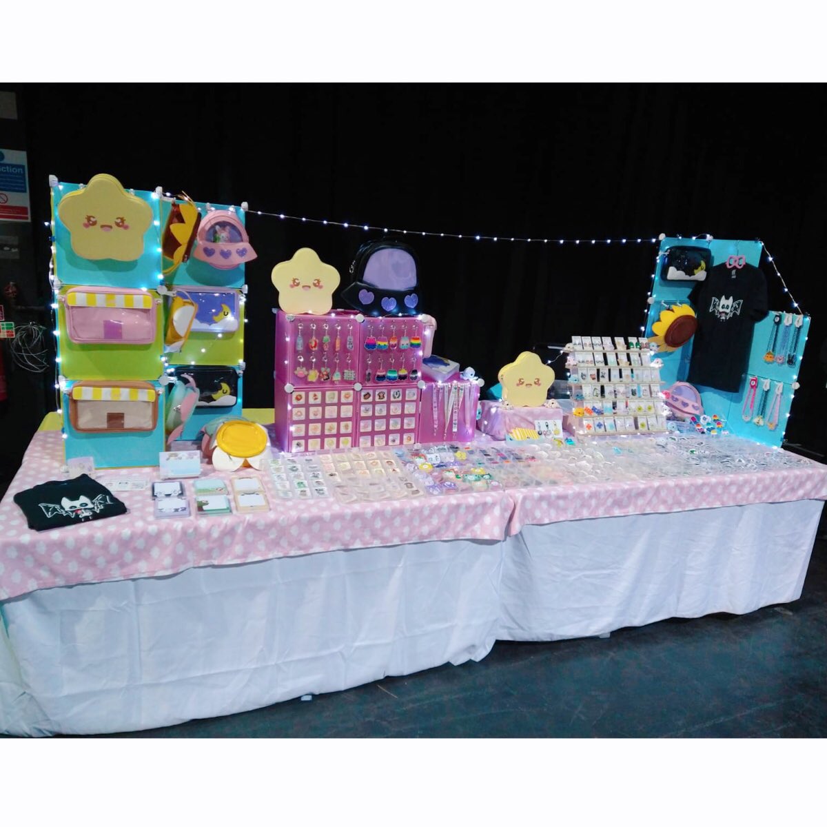 So excited for today @Acmecomiccon !!! 🥰🥰🥰 see you all there