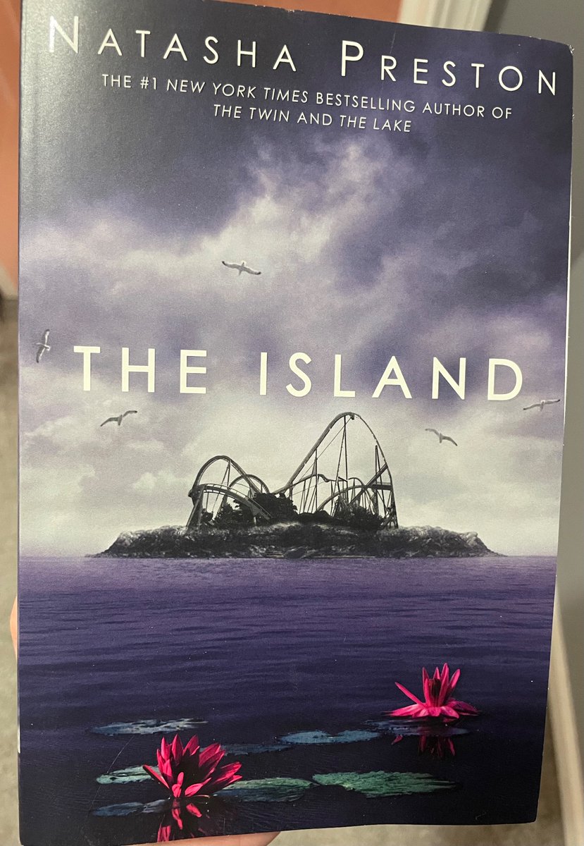 Excited to get into my weekend read! I love me a book from <a href="/AuthorNPreston/">Natasha Preston</a> 👏🏻👏🏻