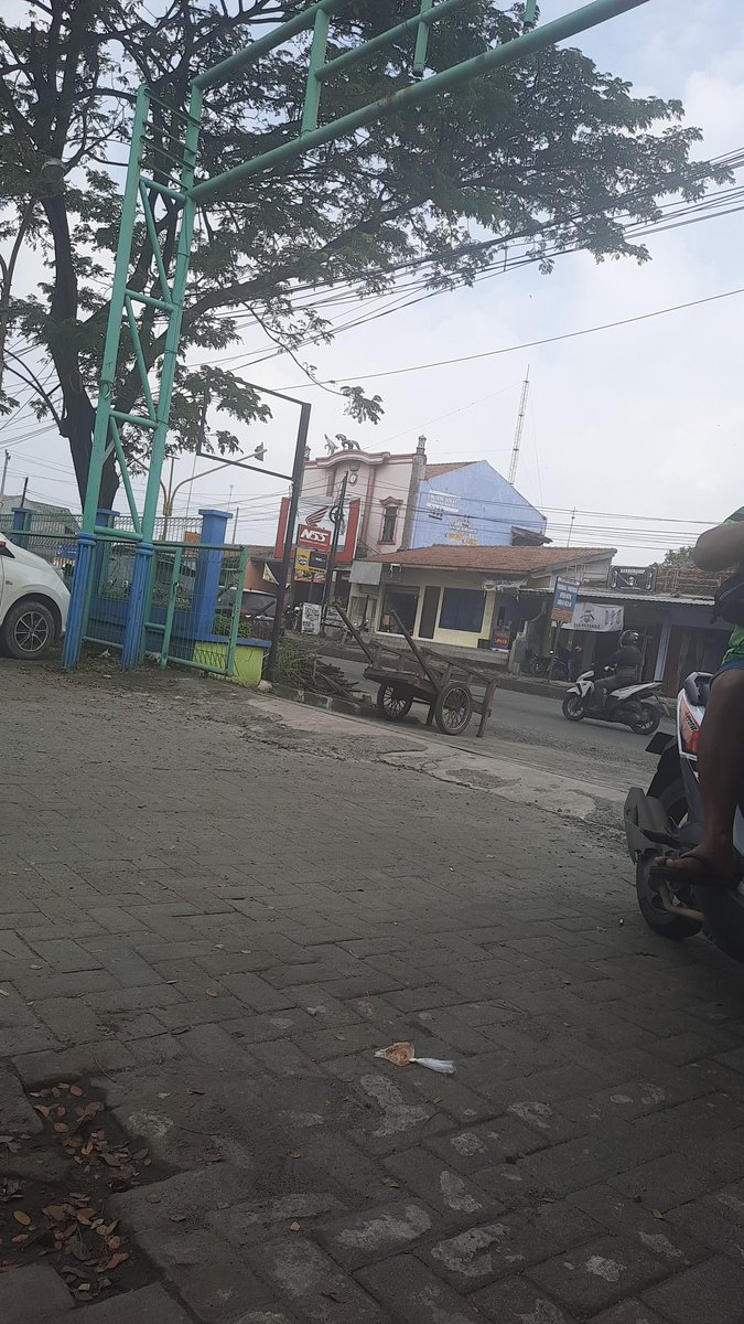 otibybo's tweet photo. Karanganyar pasar https://t.co/LuLuyNz0fu