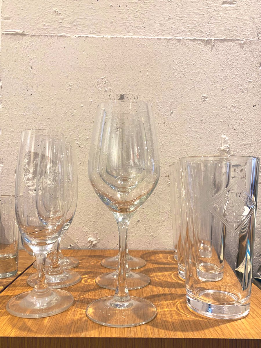 \ガレージセール/
本日3/4(土)も11:30-18:00のお時間でオープンしております！
天気も良く心地よいですね☀️散策ついでにいかがでしょうか？
皆様のご来店お待ちしております✨