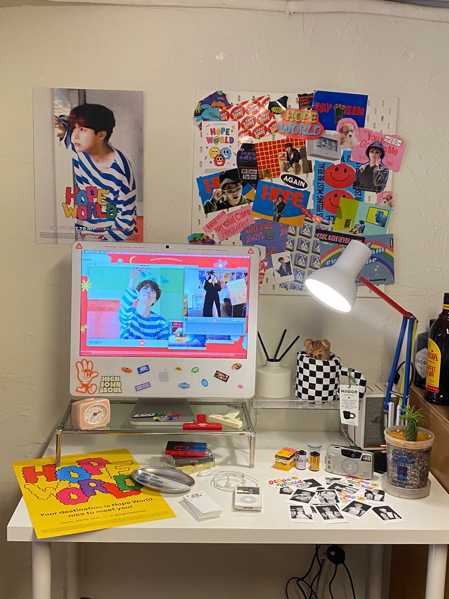 hopeworldkr's tweet image. 📣 

하이타운서울 12시 오픈 했습니다!
호석의 홉월드 5주년을 축하해 주세요. 🖤