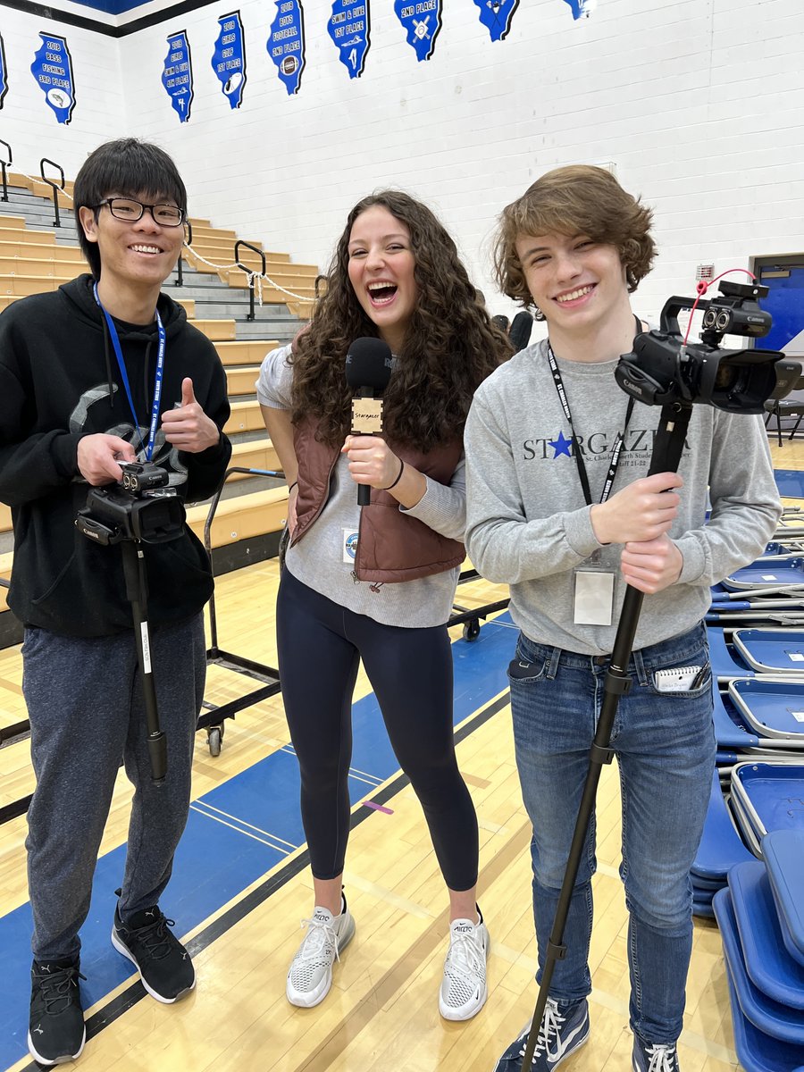 SCNNewspaper's tweet photo. Our Video News Team for the night covered D303's annual Fiddle Fest! The crowd was huge, and the parking lot was packed but fun was had by all! Stay tuned for our segment in next week's Stargazer! @SCNmusic #FiddleFest #videonews https://t.co/mIGYXbf1Oi