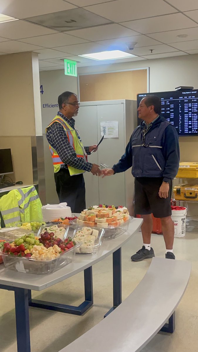 Celebrating 40 years of faithful service our very own Carlos Beltran Team SNA ⁦@weareunited⁩ #beingunited #winingthelines