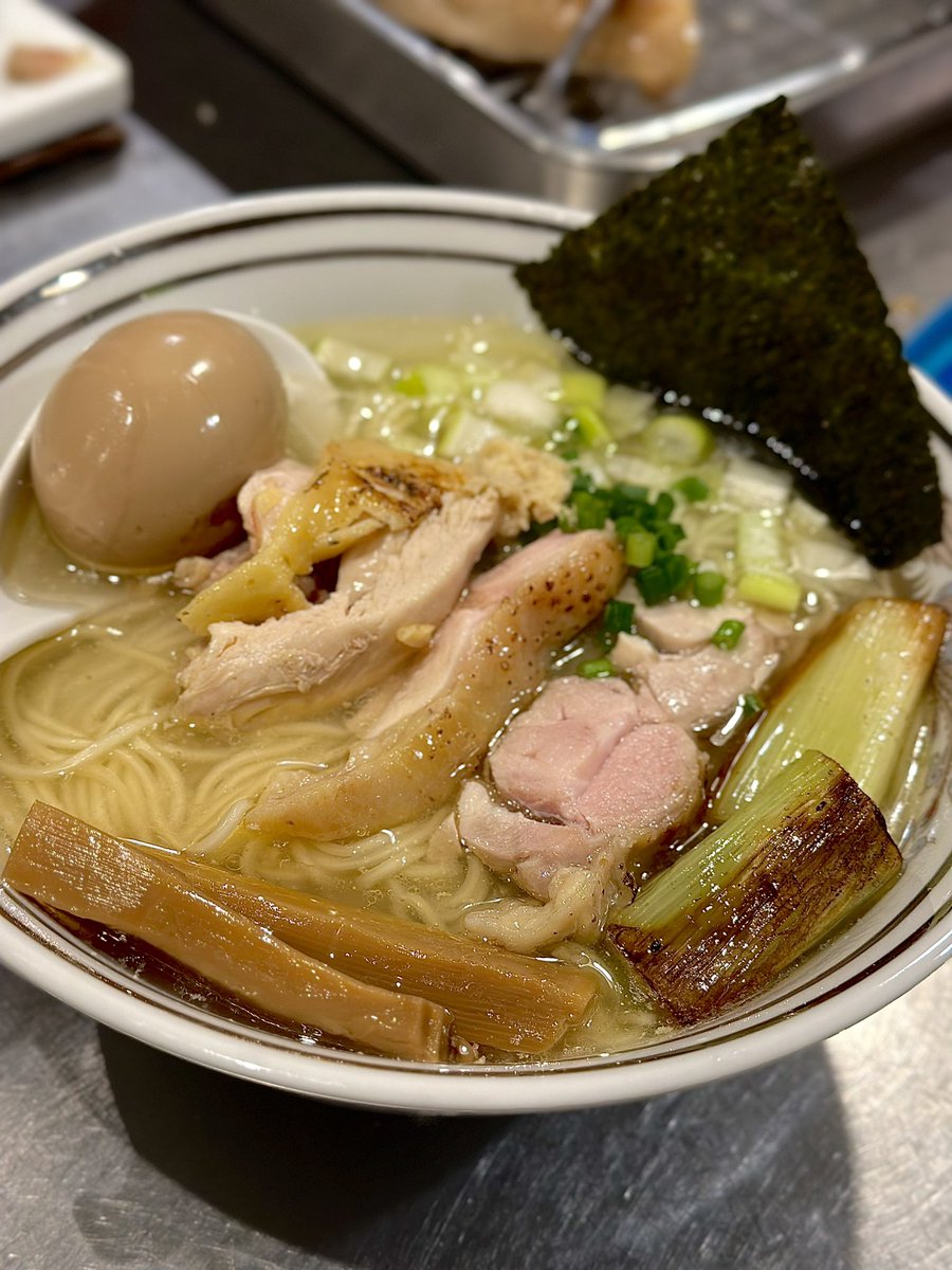 mogmogmo9ra's tweet image. 本日の裏そば

金目鯛の塩そば

全部がおいしいです。
ニヤニヤするくらいおいしいです！