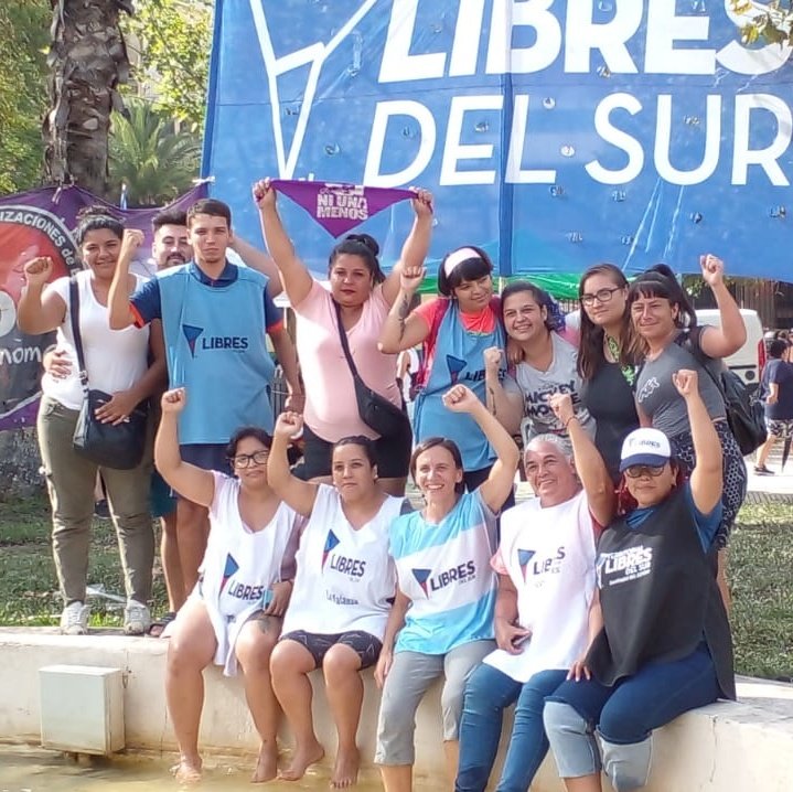 LDS_TMerlo's tweet photo. Plenario Nacional Piquetero✊💙
Queremos una Argentina mejor, queremos trabajo digno, queremos que todas las familias coman todos los días.Queremos un gobierno para EL PUEBLO.Fuera a los gobiernos que benefician a los ricos y castigan a los sectores populares.
-
-
#AbajoElAjuste https://t.co/IityuIuRtO