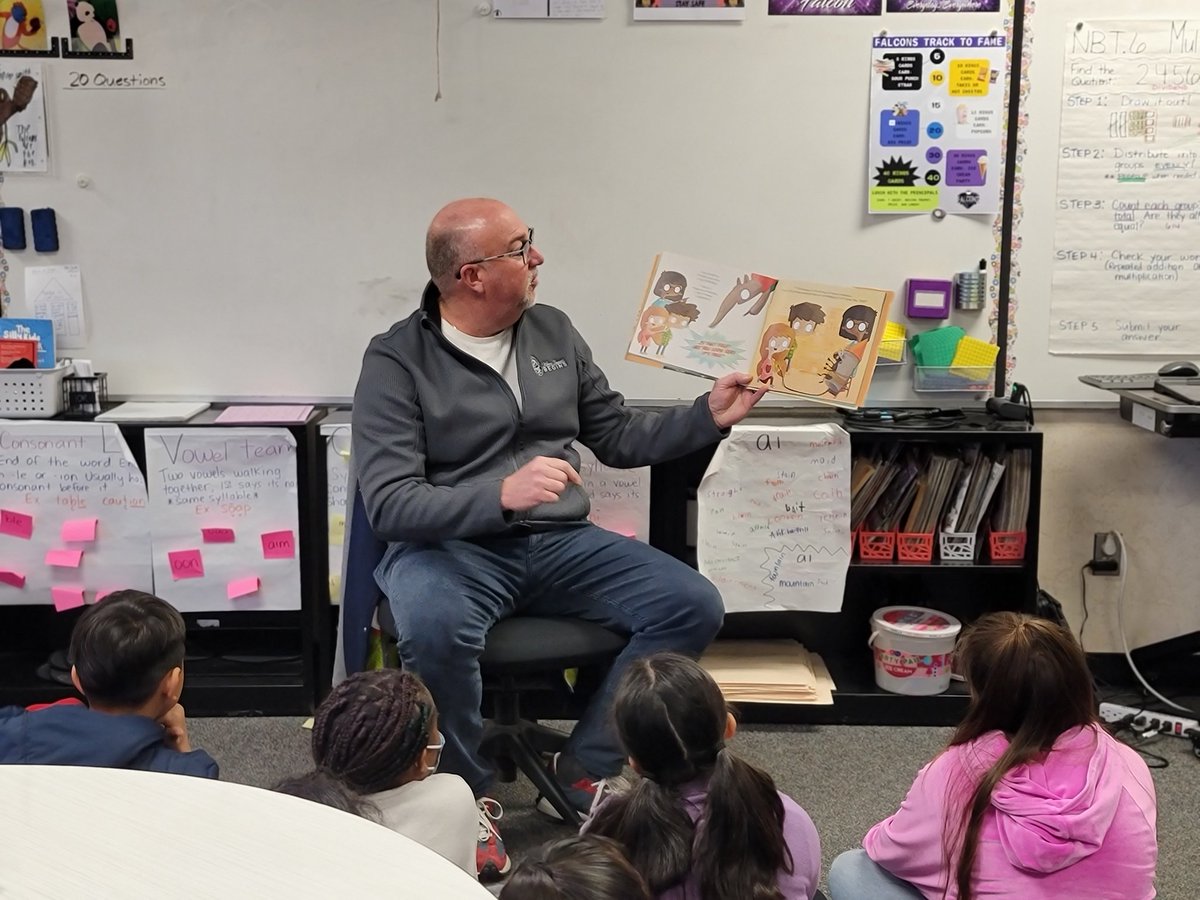 SweetScholars's tweet photo. Thank you, @ValVerdeSupt, for reading to my #SweetScholars today! They loved hearing about the important work you do for our community... and learning how to defeat those 'Automatic Negative Thoughts' we all deal with. You are awesome! #ThatsTrue #100PercentTrue @FalconsAvalon https://t.co/w6fuUdvY3d