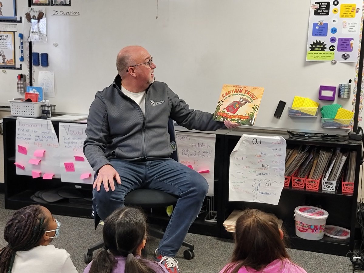 SweetScholars's tweet photo. Thank you, @ValVerdeSupt, for reading to my #SweetScholars today! They loved hearing about the important work you do for our community... and learning how to defeat those 'Automatic Negative Thoughts' we all deal with. You are awesome! #ThatsTrue #100PercentTrue @FalconsAvalon https://t.co/w6fuUdvY3d