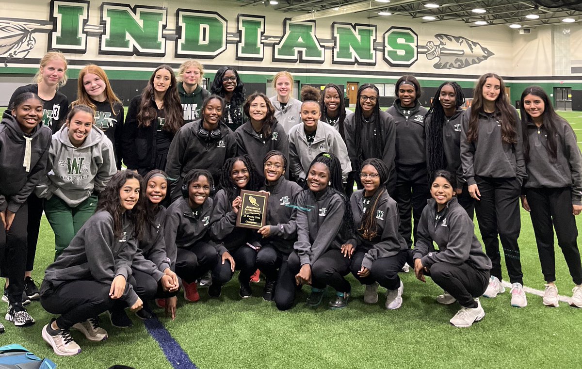 Waxgirlstrack's tweet photo. JV girls Kennedale Team champs!🎉🎉 https://t.co/sxmbumxk2k