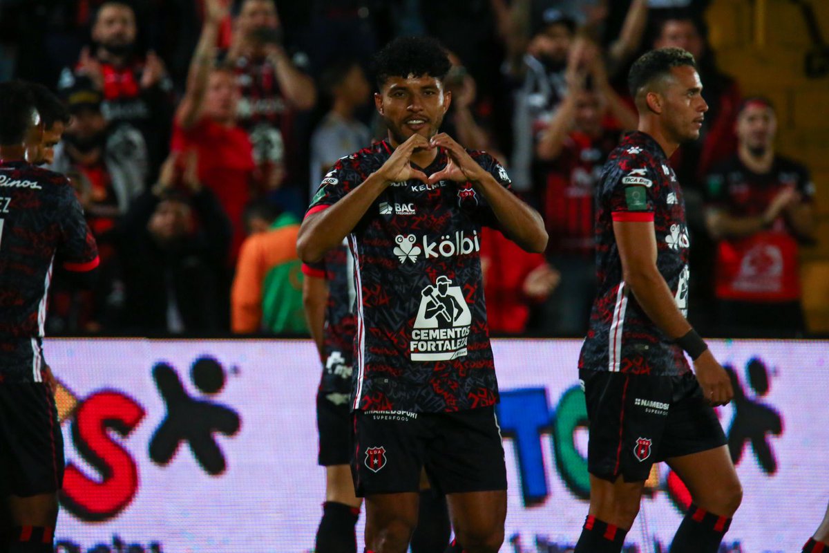 Christian Sandoval (@c_sandovalp) on Twitter photo De la mano al gol, en romance con en gol. Así está <a href="/Johan_VenegasCR/">Johan Venegas Ulloa</a> quien hoy día es el mejor goleador del mundo en el 2023. 11 goles en 11 juegos.
122 goles en 1° división. Así llegará el goleador a <a href="/TheChampions/">Concacaf Champions Cup</a> 🔥 De la mano al gol, en romance con en gol. Así está <a href="/Johan_VenegasCR/">Johan Venegas Ulloa</a> quien hoy día es el mejor goleador del mundo en el 2023. 11 goles en 11 juegos.
122 goles en 1° división. Así llegará el goleador a <a href="/TheChampions/">Concacaf Champions Cup</a> 🔥