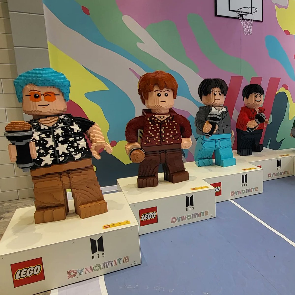 bluewhalestock's tweet photo. #일상비일상의틈 #유플러스 #BTS #LEGO https://t.co/xrRJHuyTCY